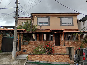 Tr�s �timas casas no centro do Alc�ntara