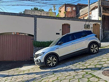 Casa � venda com 180m�, 5 quartos e 2 vagas