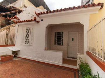 Casa � venda com 70m�, 2 quartos e sem vaga