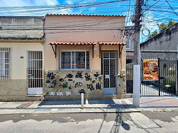 Casa � venda com 135m�, 4 quartos e sem vaga